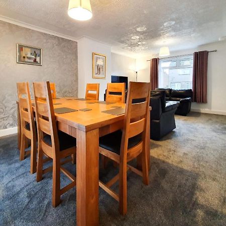 3 Bedroom House Amazon M90 Dunfermline Edinburgh Kültér fotó