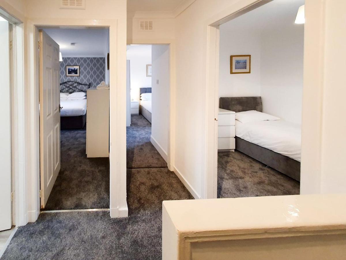 3 Bedroom House Amazon M90 Dunfermline Edinburgh Kültér fotó