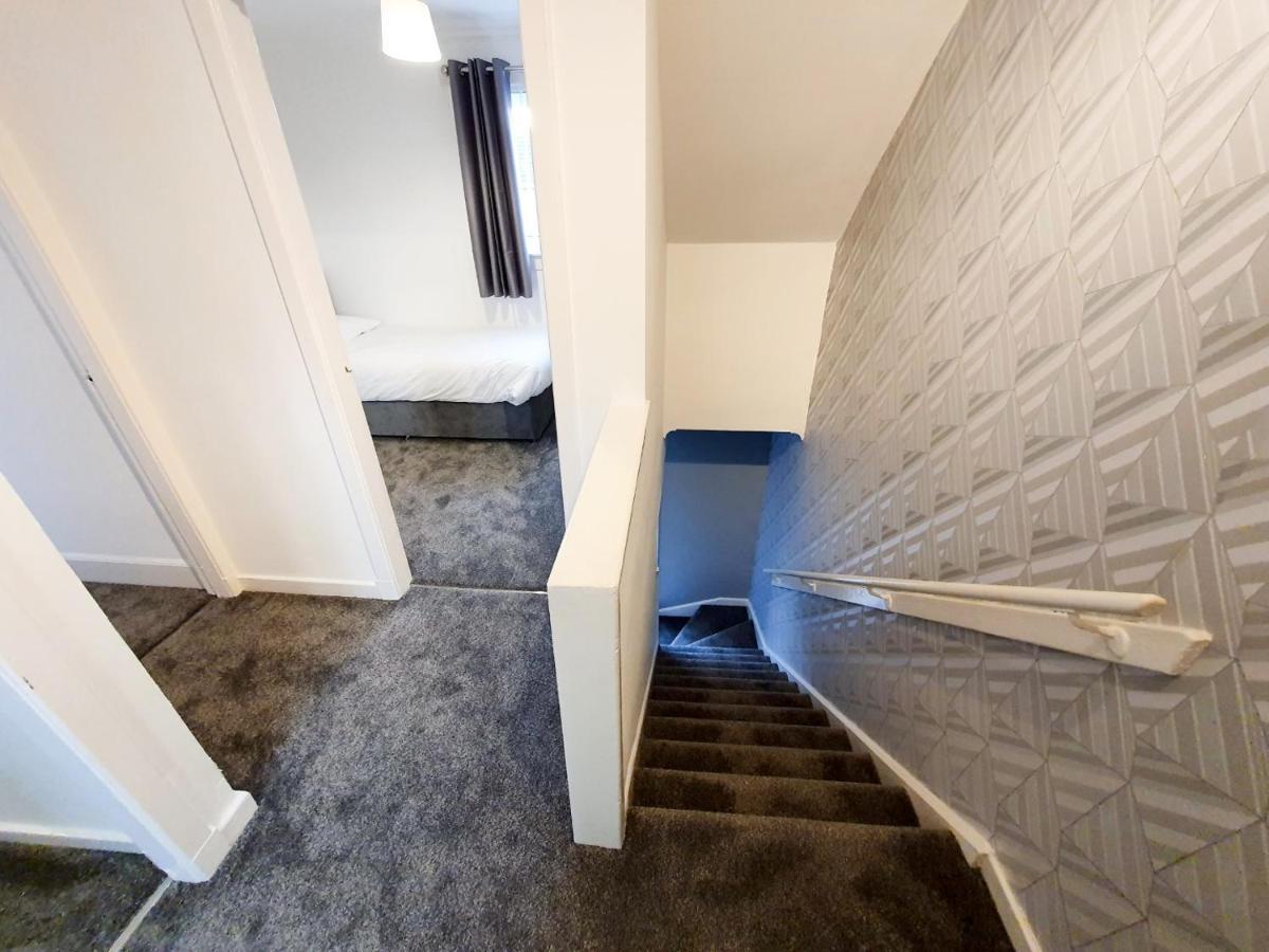 3 Bedroom House Amazon M90 Dunfermline Edinburgh Kültér fotó